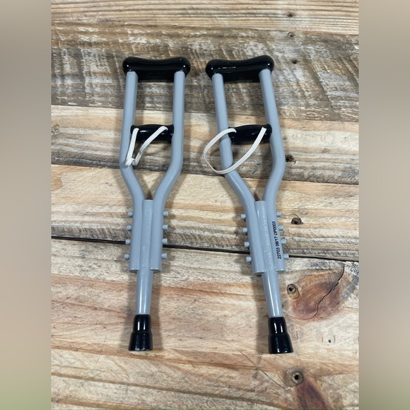 Build A Bear Workshop BABW Black Crutches 2015 Medical Leg Tool Plush Accessory - Picture 6 of 6